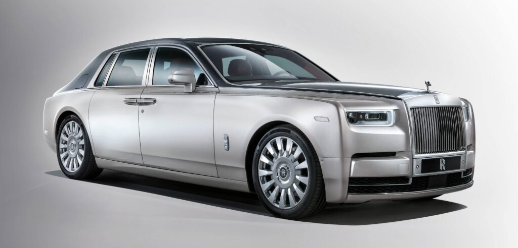 The new eighth-generation Rolls-Royce Phantom limousine | Torque